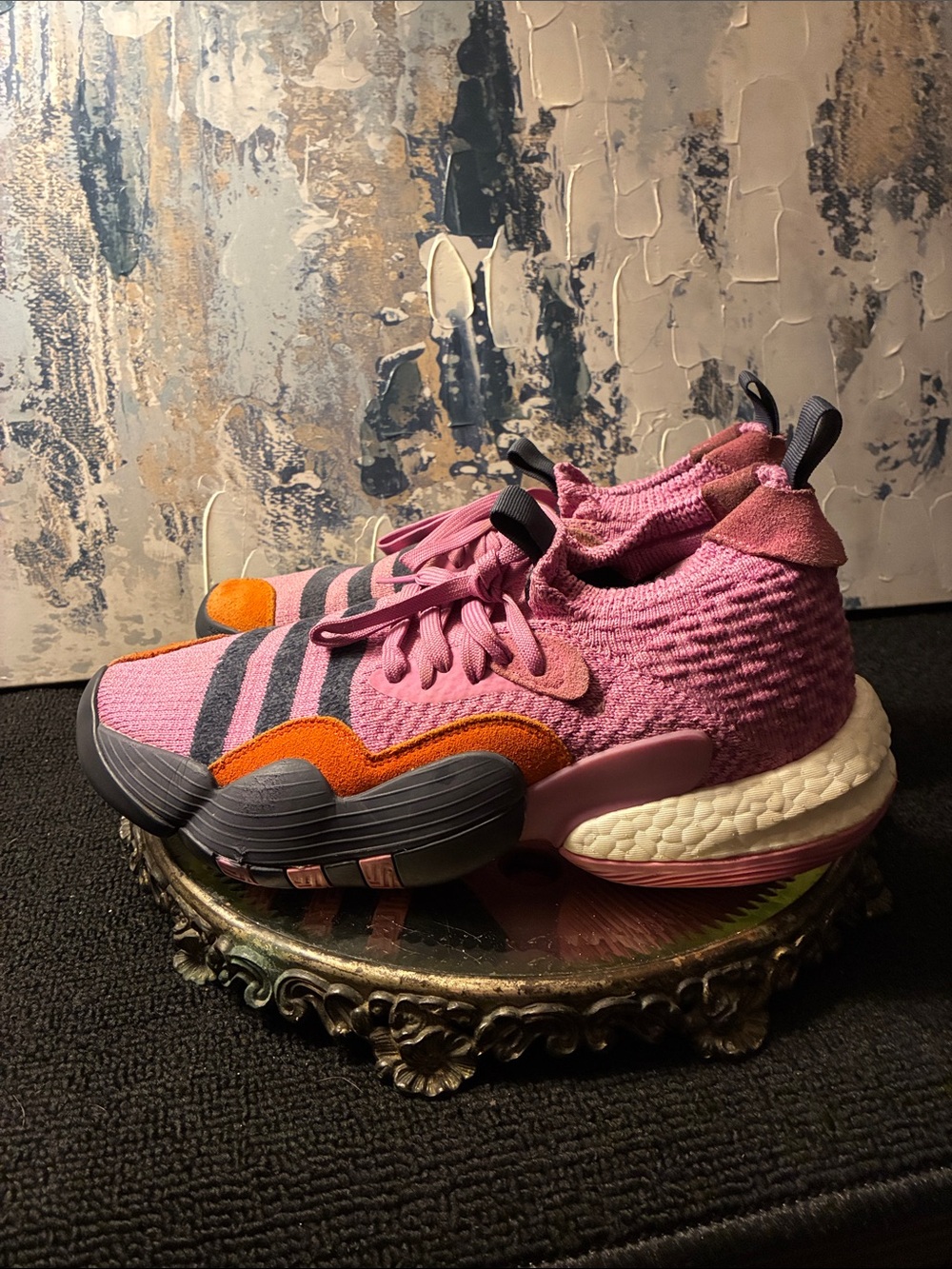 GUC TRAE YOUNG Men’s Adidis Stratosphere Sneakers Pink Orange Gray Accent Sz 9